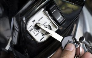 Sửa Khóa Xe Máy Bị Kẹt, Gãy Chìa Tận Nơi