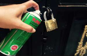 bảo dưỡng ổ khóa cửa