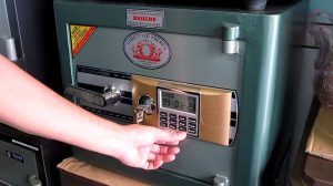 Nên Dùng Két Sắt Cơ Hay Điện Tử