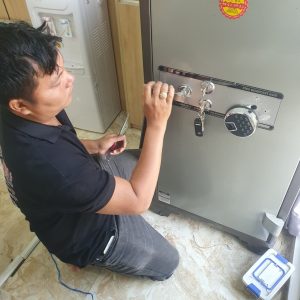 Cách bảo dưỡng khóa két sắt để sử dụng bền lâu