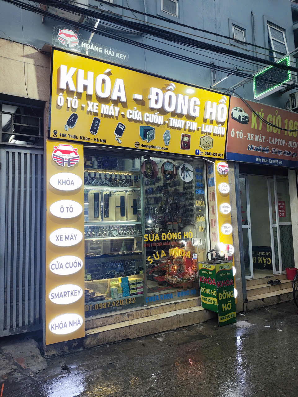 Thợ sửa khoá tại Triều Khúc - thanh xuân - hà nội đang mở khóa cửa