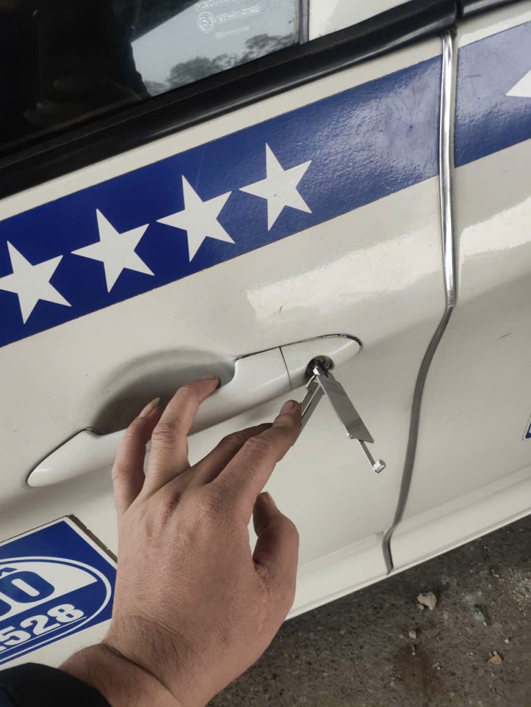 Mở Khóa Ô Tô 24h Hà Nội – Có Mặt 15 Phút